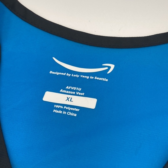 Amazon Vest AFV01U Blue Zip Up Size XL Designed by Luly Yang - Picture 7 of 9